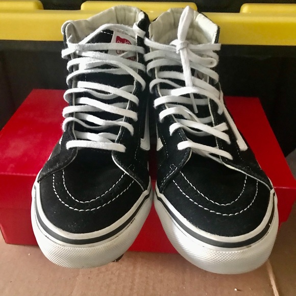 Vans Shoes - Vans Sk8-hi shoes size 7M ,8.5W